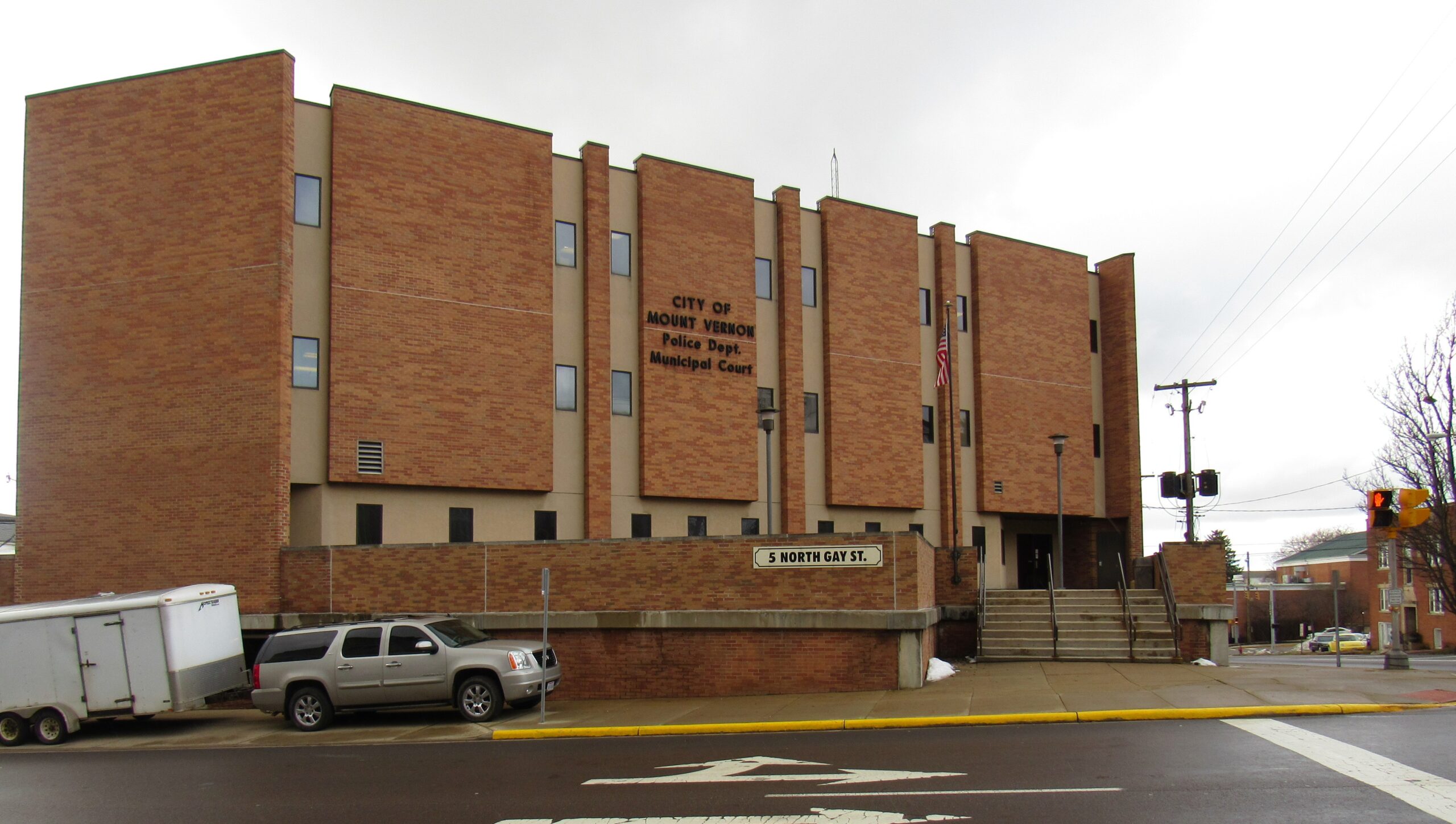 Mount Vernon parking garage closes to the public